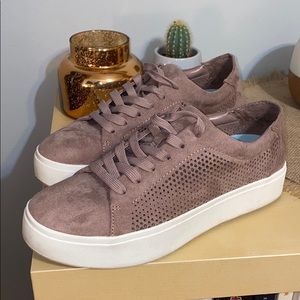 Dr. Scholl’s platform sneaker size 9